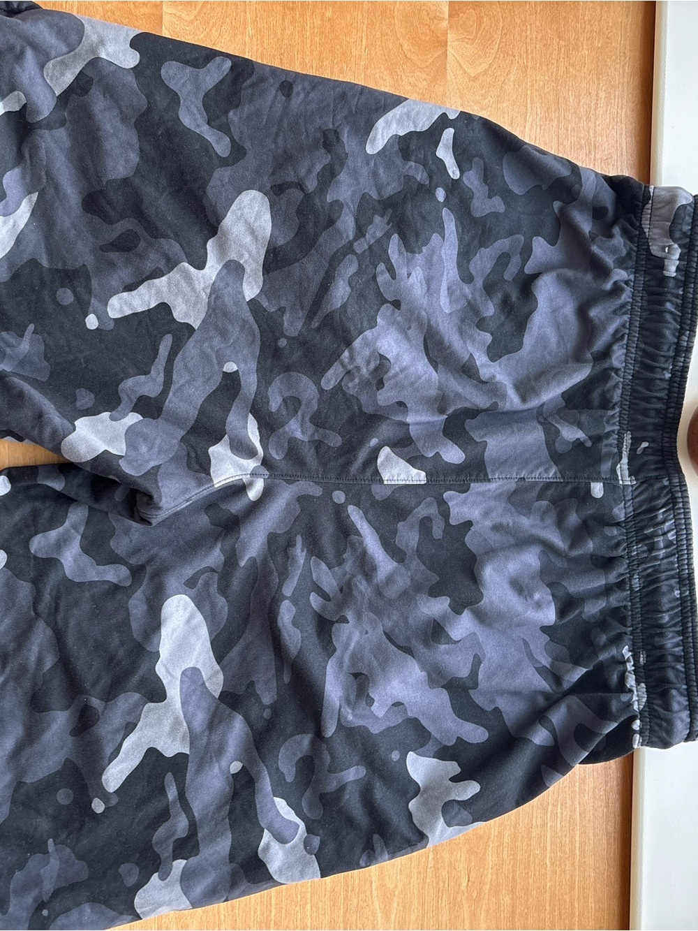 Reebok Men’s Black & Gray Camo Athletic Shorts - Picture 13 of 15
